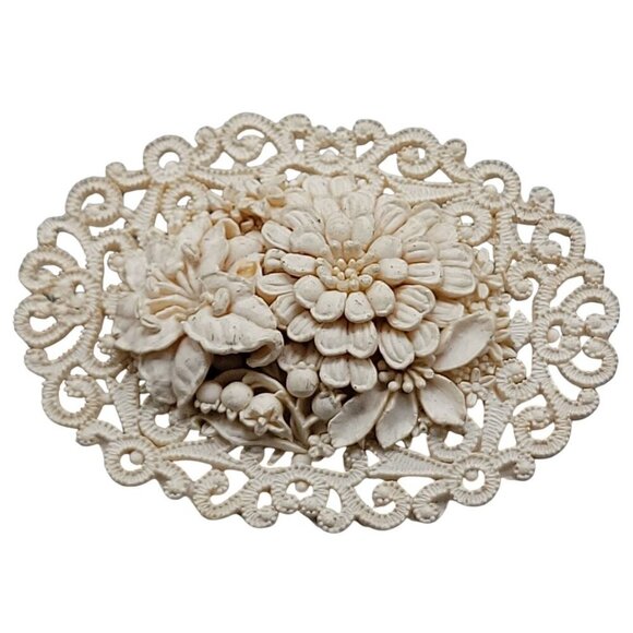Carved Celluloid Floral Brooch Vintage Flower Large Oval Lacy Setting Unsigned - Picture 2 of 6